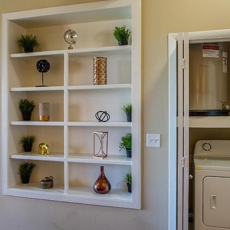 Frontdesk Oakwood Residence Apts Uptown Dallas Luaran gambar