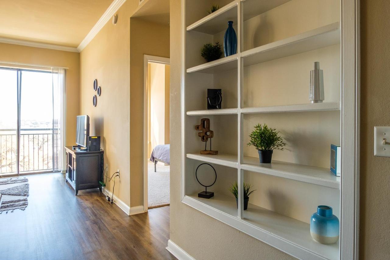 Frontdesk Oakwood Residence Apts Uptown Dallas Luaran gambar