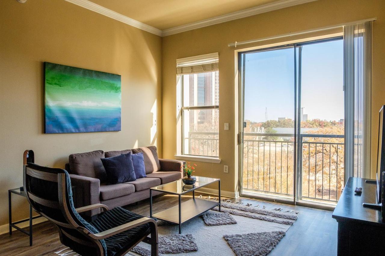 Frontdesk Oakwood Residence Apts Uptown Dallas Luaran gambar