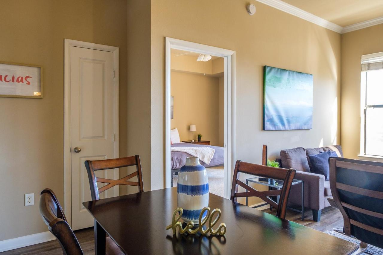 Frontdesk Oakwood Residence Apts Uptown Dallas Luaran gambar