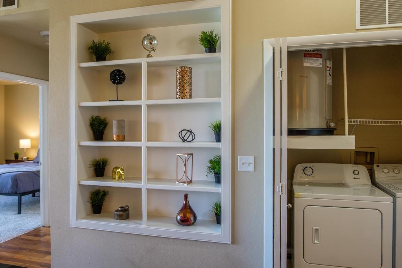 Frontdesk Oakwood Residence Apts Uptown Dallas Luaran gambar
