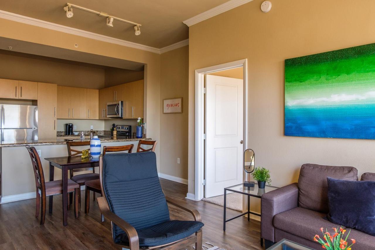 Frontdesk Oakwood Residence Apts Uptown Dallas Luaran gambar