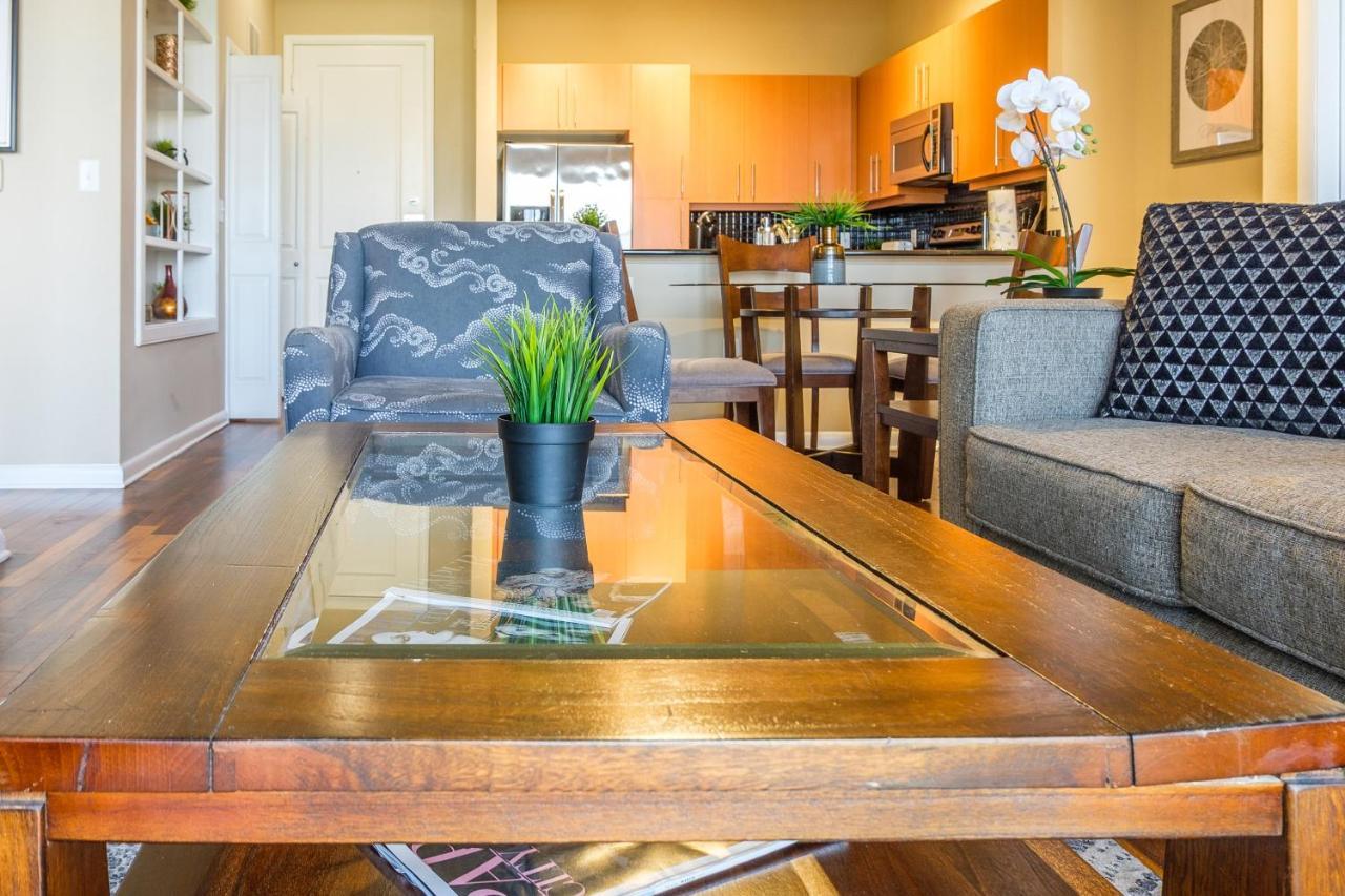 Frontdesk Oakwood Residence Apts Uptown Dallas Luaran gambar
