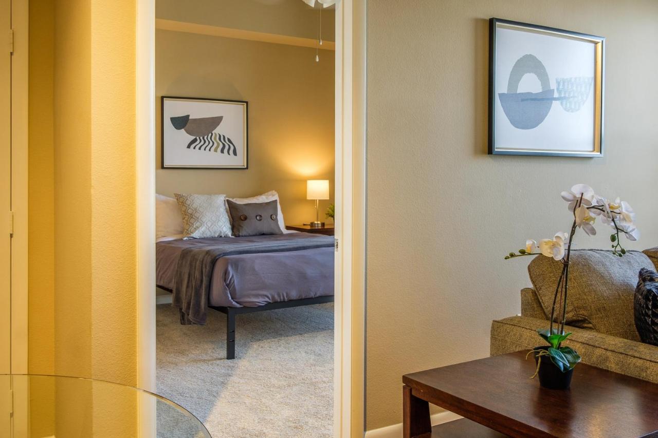 Frontdesk Oakwood Residence Apts Uptown Dallas Luaran gambar