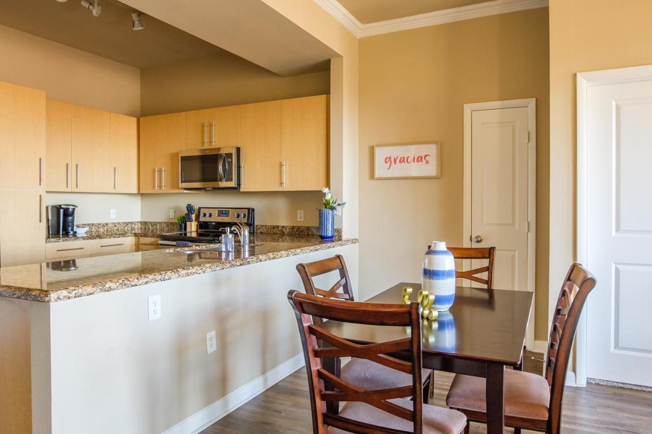 Frontdesk Oakwood Residence Apts Uptown Dallas Luaran gambar