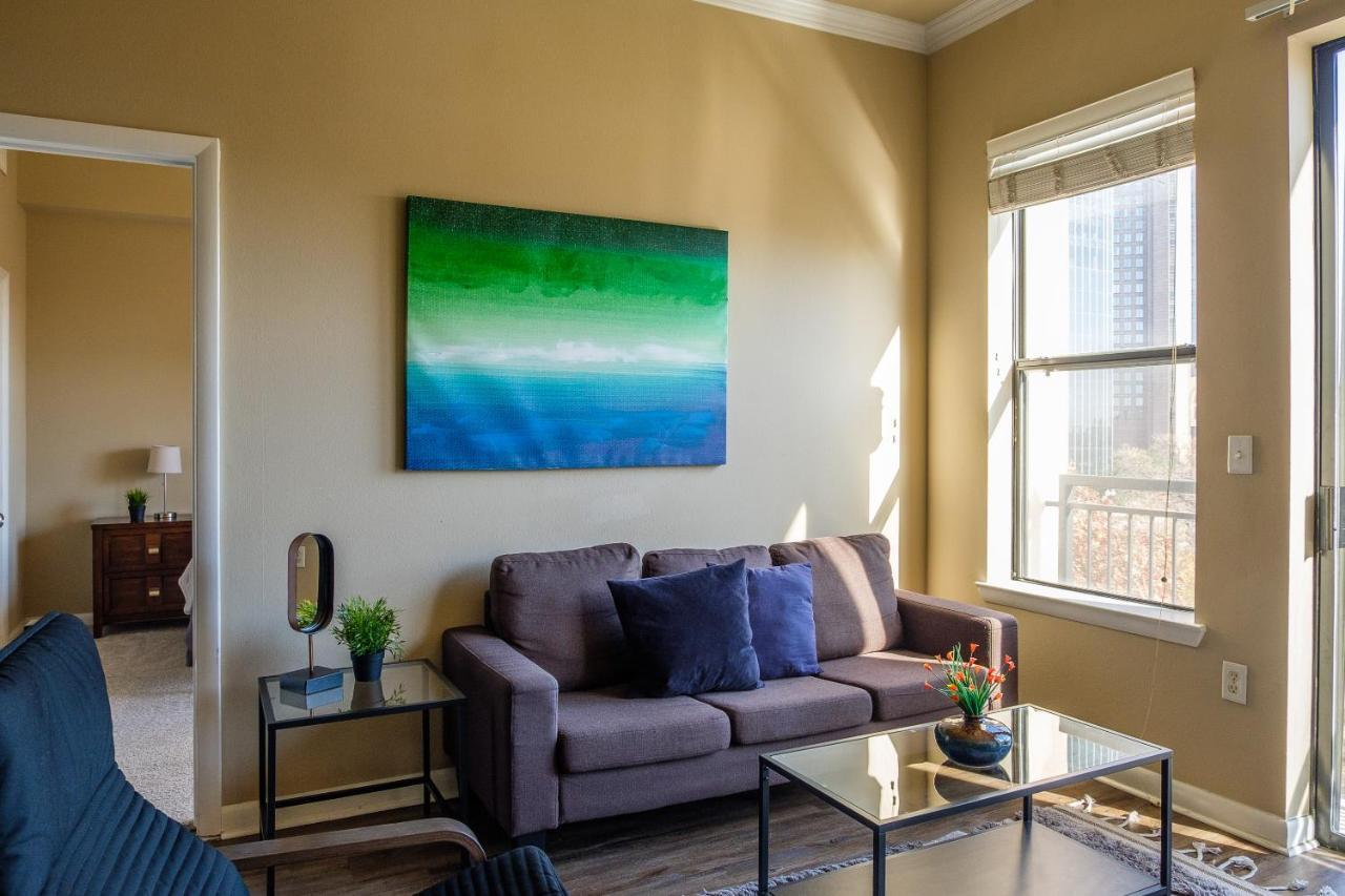 Frontdesk Oakwood Residence Apts Uptown Dallas Luaran gambar