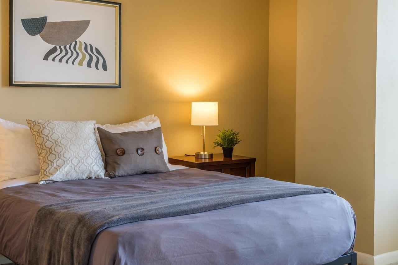 Frontdesk Oakwood Residence Apts Uptown Dallas Luaran gambar