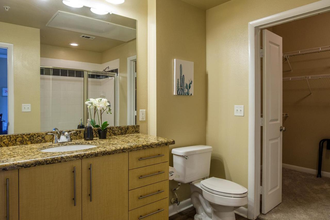Frontdesk Oakwood Residence Apts Uptown Dallas Luaran gambar