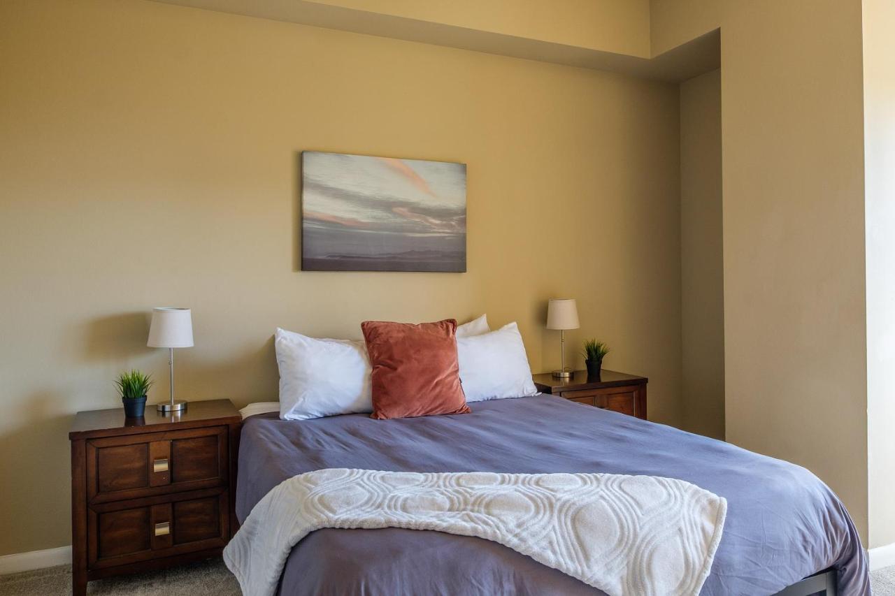 Frontdesk Oakwood Residence Apts Uptown Dallas Luaran gambar